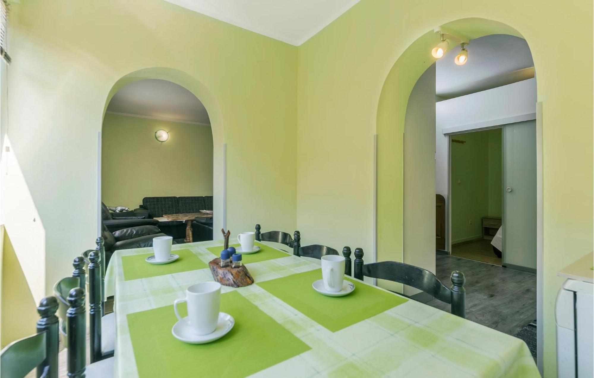 Stunning Apartment In Pula With Wifi מראה חיצוני תמונה