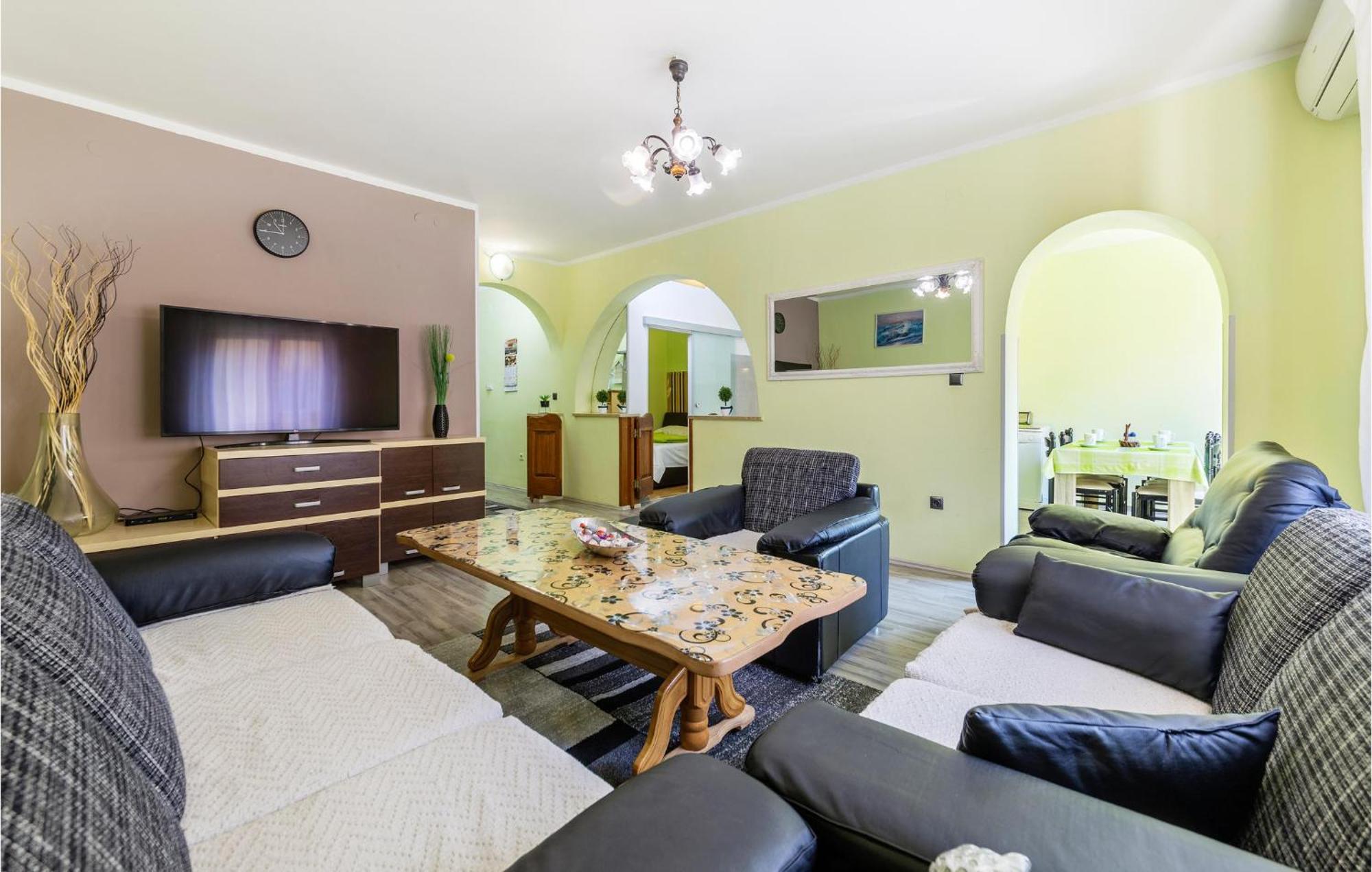 Stunning Apartment In Pula With Wifi מראה חיצוני תמונה